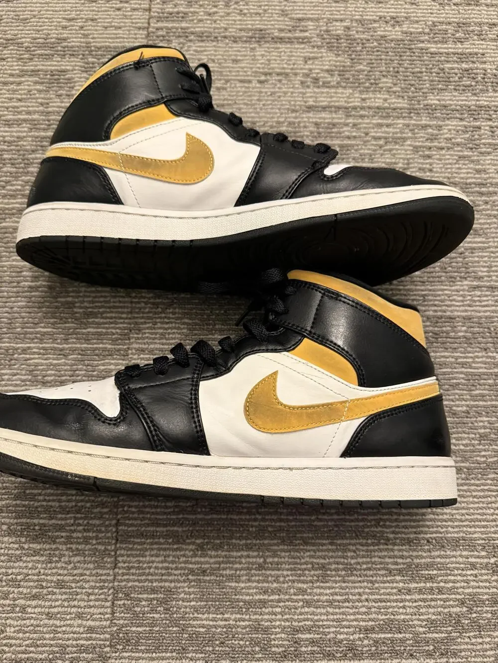 Nike Air Jordan 1 Mid Shoes Mens Size 11.5 White Black Metallic Gold 554724-177